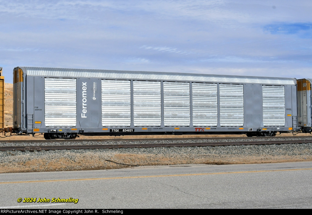 TTGX 824821 (Muiti-Level Auto Rack) new and untagged "Shot em while you can" at Tehachapi CA.  11/29/2024